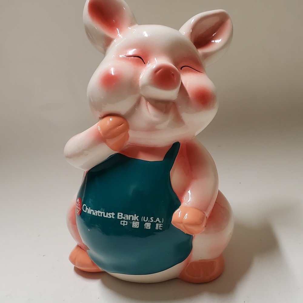 Chinatrust‎ Bank USA Piggy Bank Happy Pig Decor Chinese Economic Savings Bank